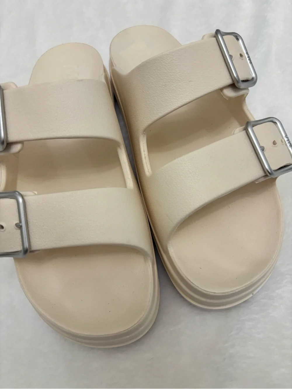 MIA Gen Dual-Buckle Slide Platform Sandals in Seashell Women’s Size 9